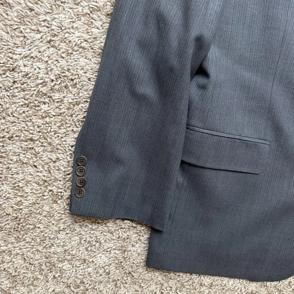 Brooks Brothers 346 Grey Pin Striped Wool Suit Men’s Size 44S Pants 36x27